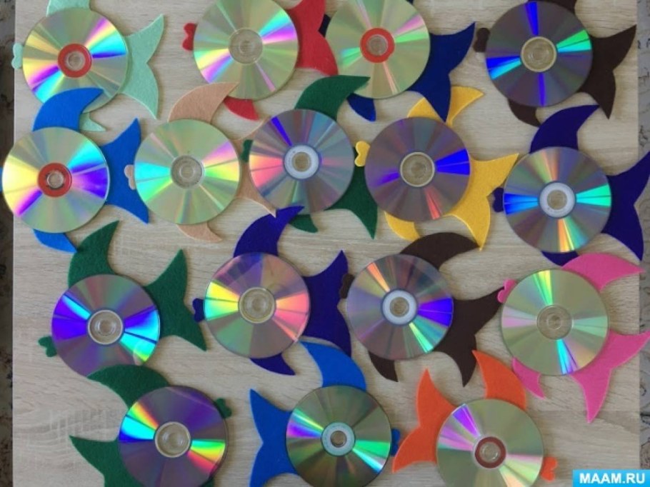 Украшение из дисков для детского сада