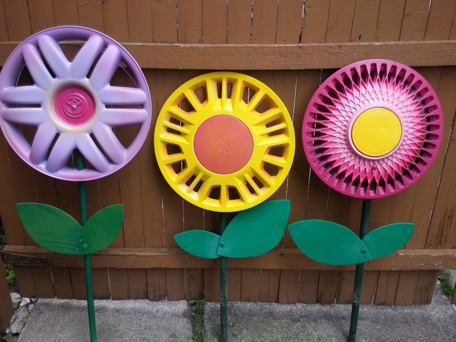 Украшение забора в детском саду