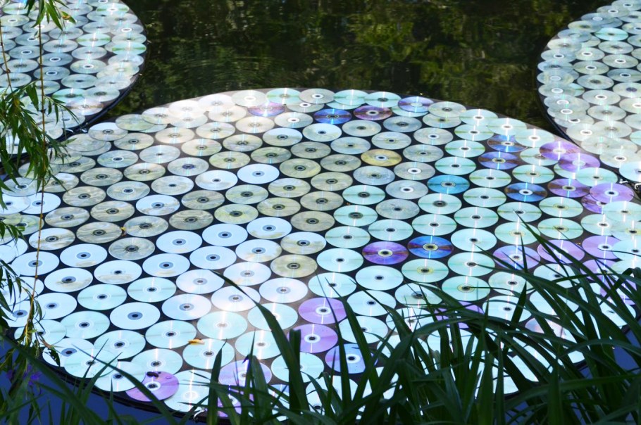 Панно из компакт дисков