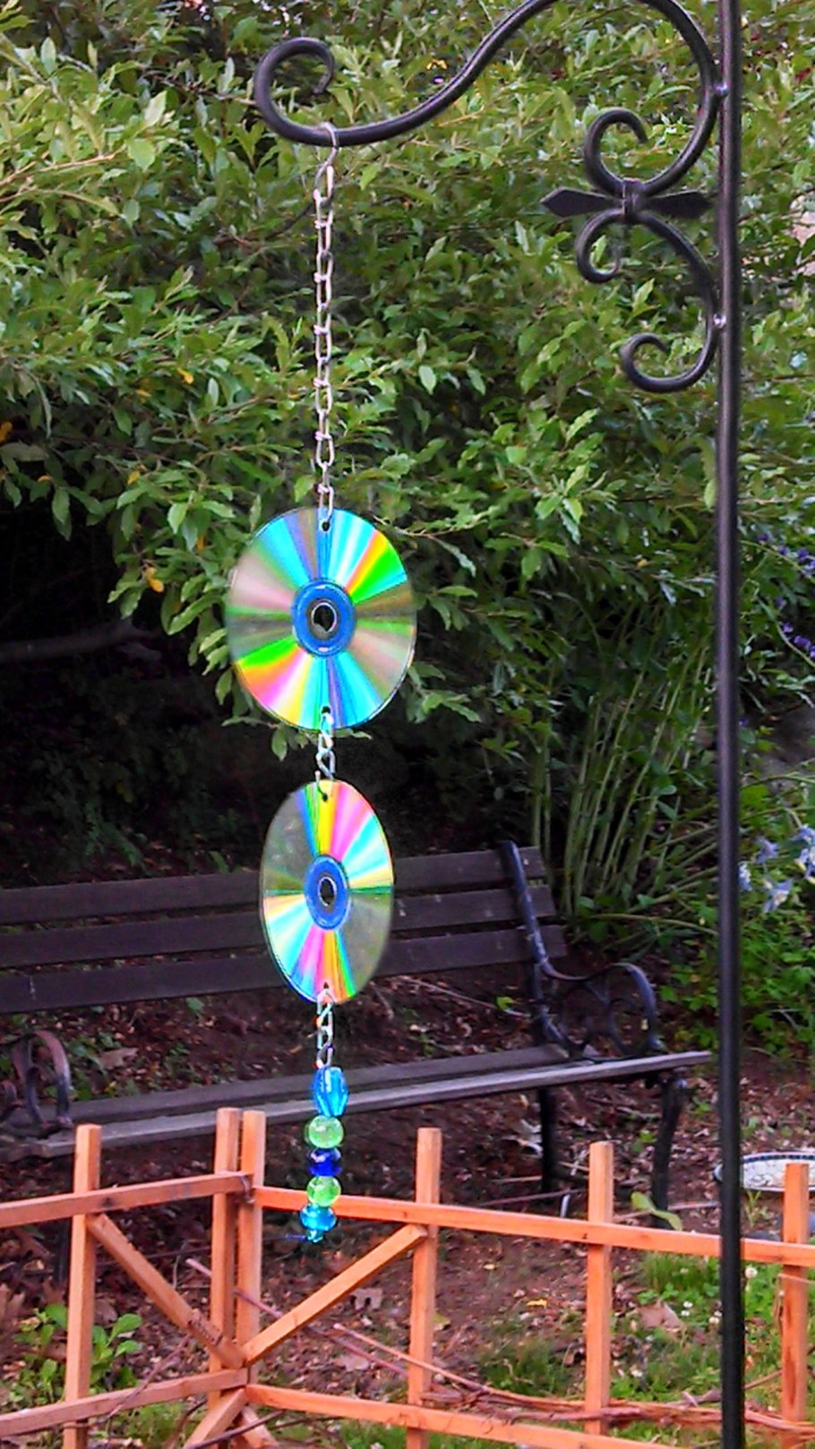 Украшение из дисков для детского сада на веранду