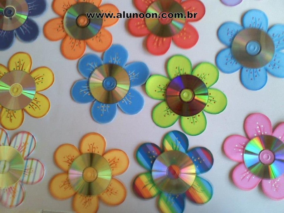 Украшение из дисков для детского сада на веранду