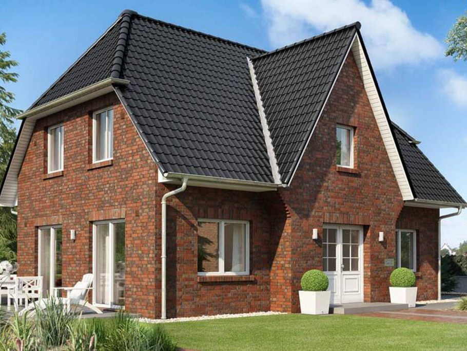 Полувальмовая двускатная крыша с мансардой