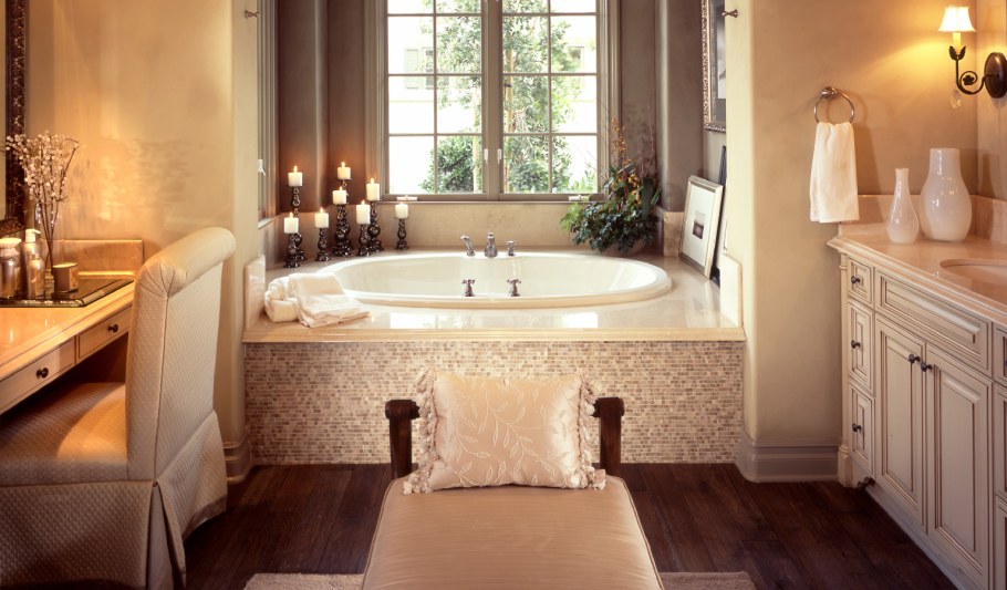 Ванная комната с окном