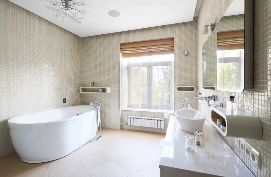 Ванна с окном дизайн