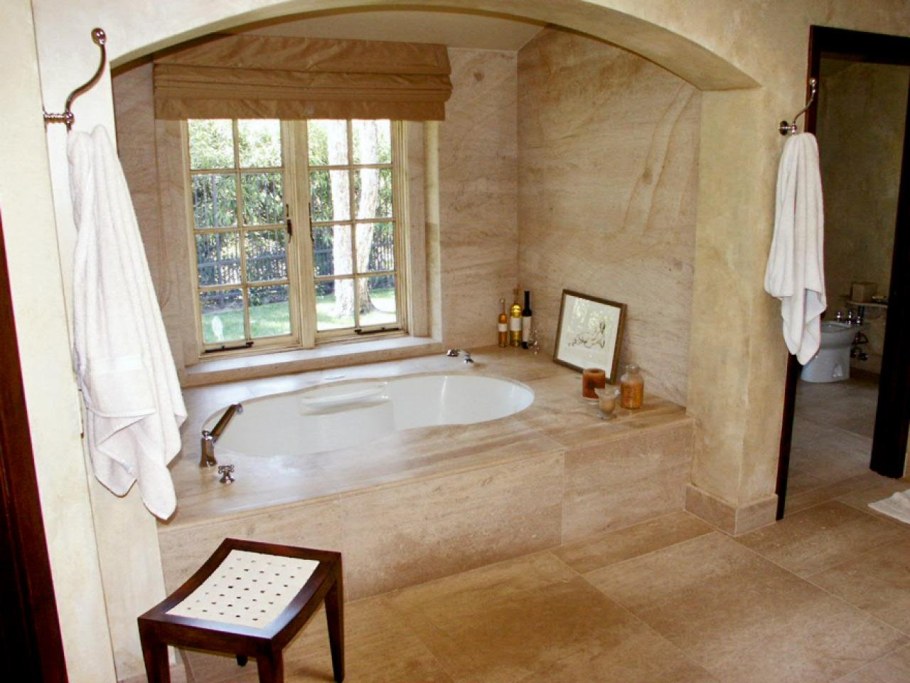 Интерьер ванной комнаты в частном доме