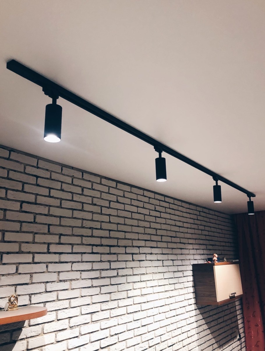 Трековый светильник r1t436