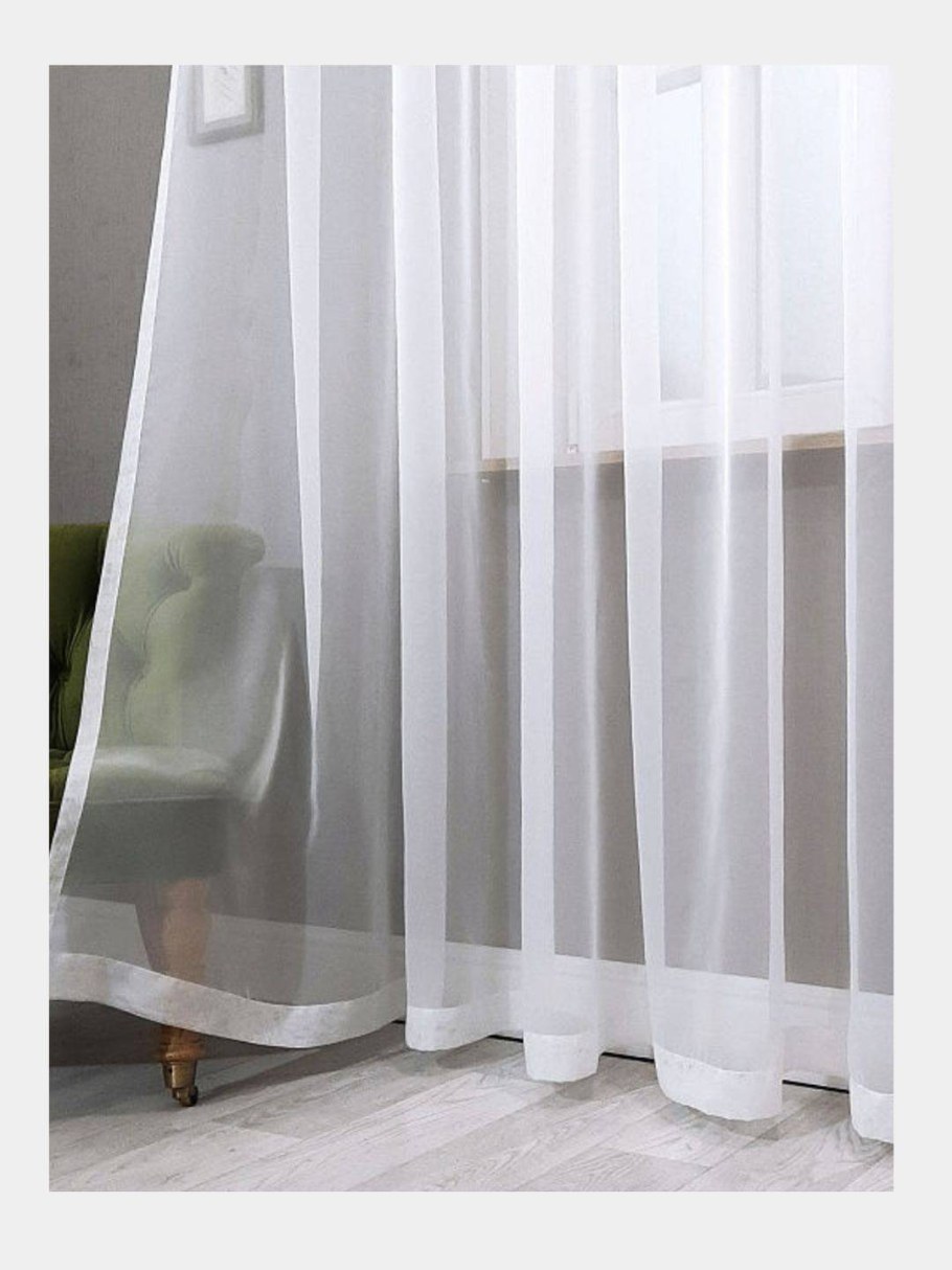 Белая вуаль на окнах в два слоя