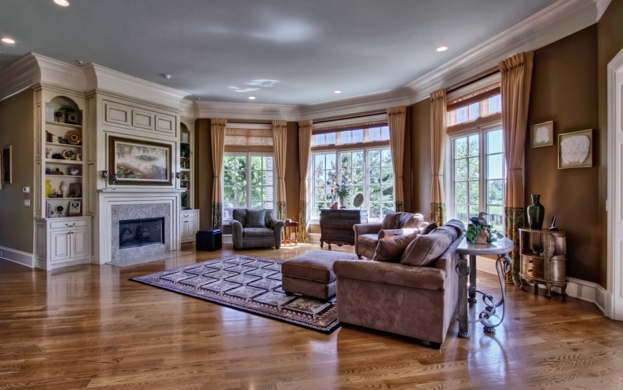 Интерьер большой гостиной