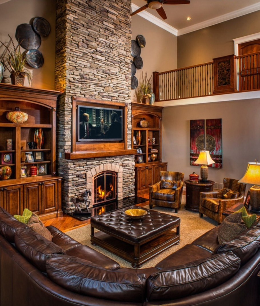 Камин в интерьере гости