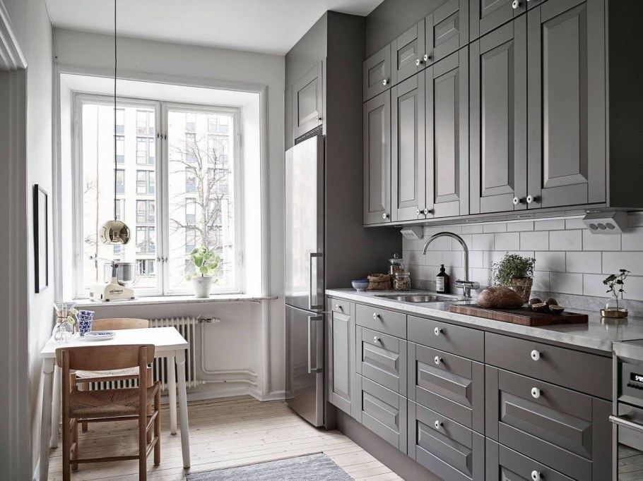 Икеа кухня Будбин белая с оттенком