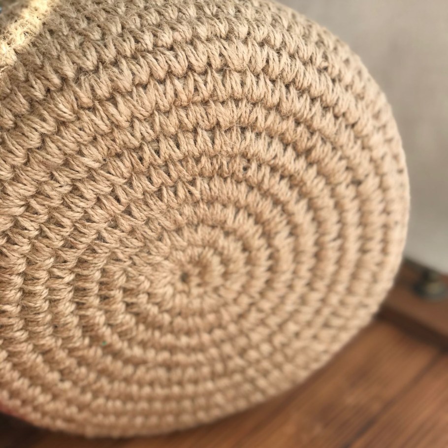 Джутовые изделия в интерьере