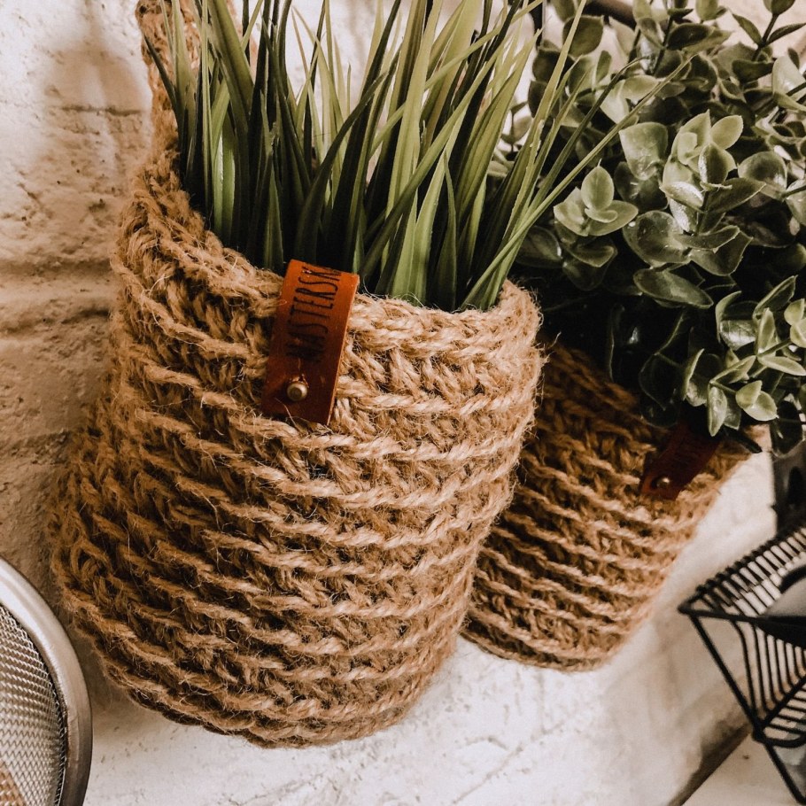 Плетеные корзины в интерьере