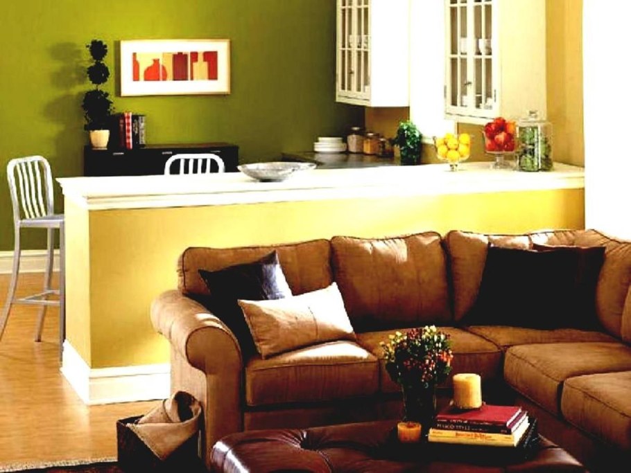 Оливковый диван в интерьере