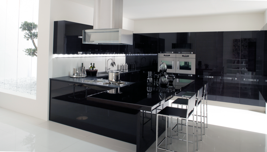 Кухня в черном цвете