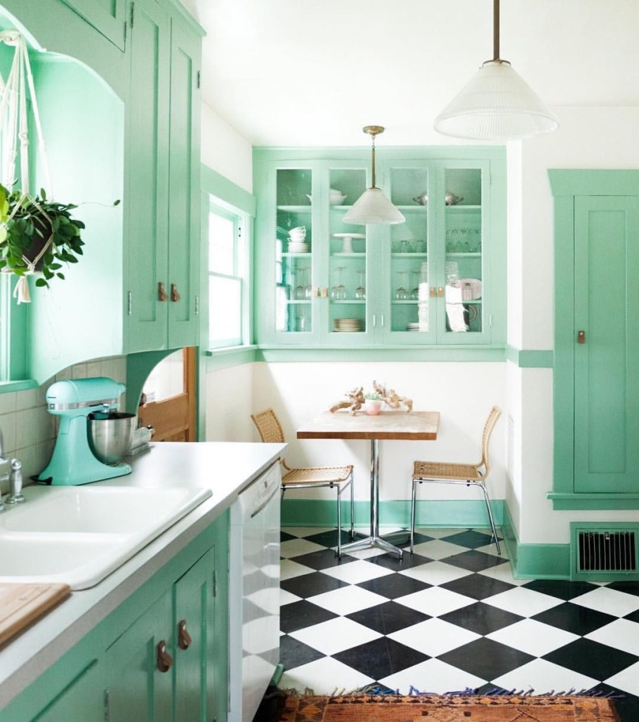Кухня ментолового цвета