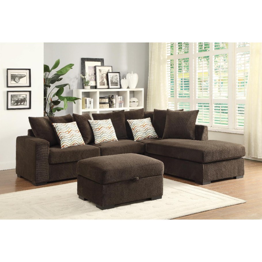 Угловой диван шоколадного цвета