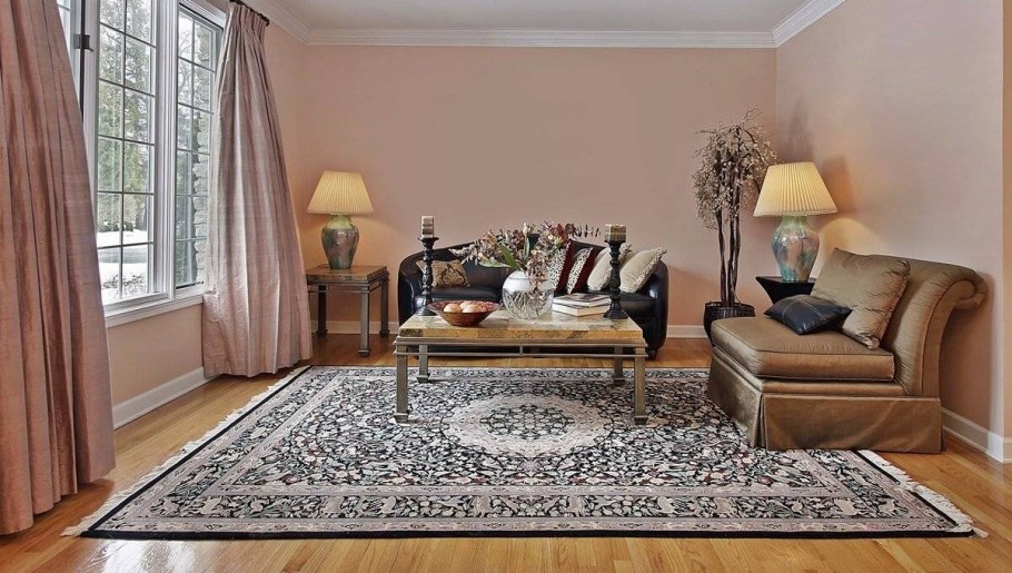 Ковер в классическом интерьере