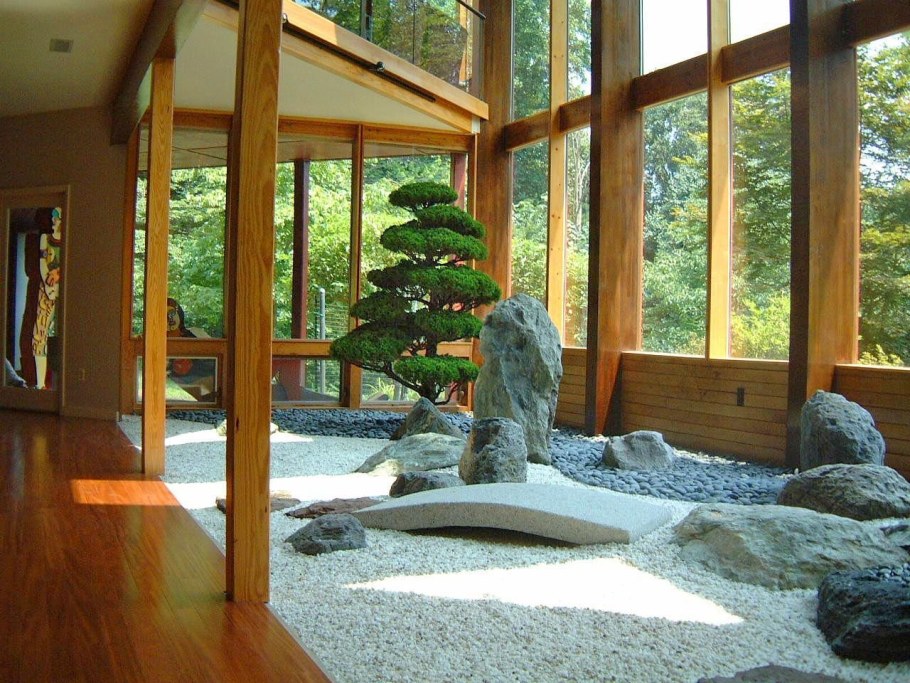 Японский дом с садом