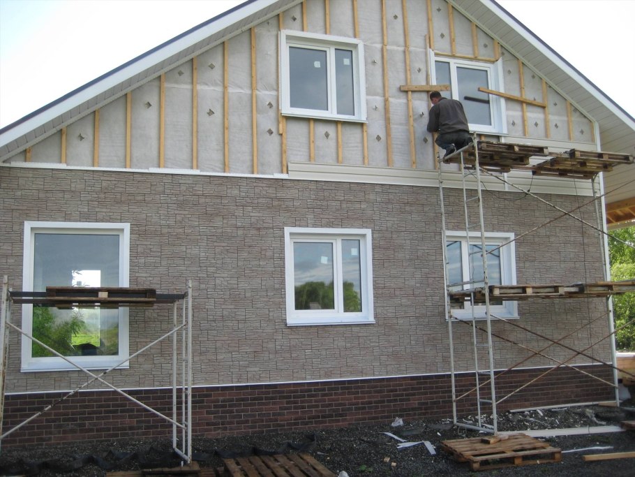 Отделка дома сайдингом снаружи