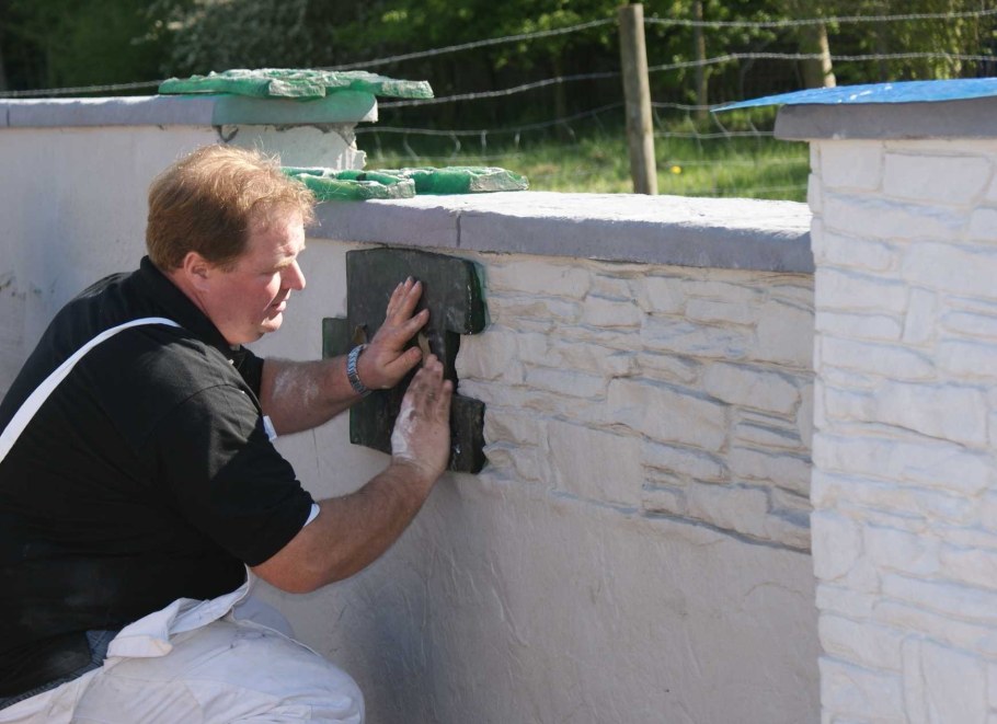 Фасадная штукатурка для цоколя