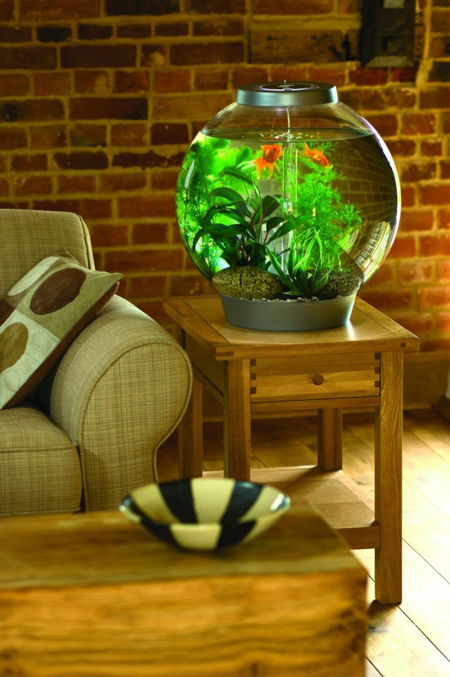 Аквариум в интерьере квартиры