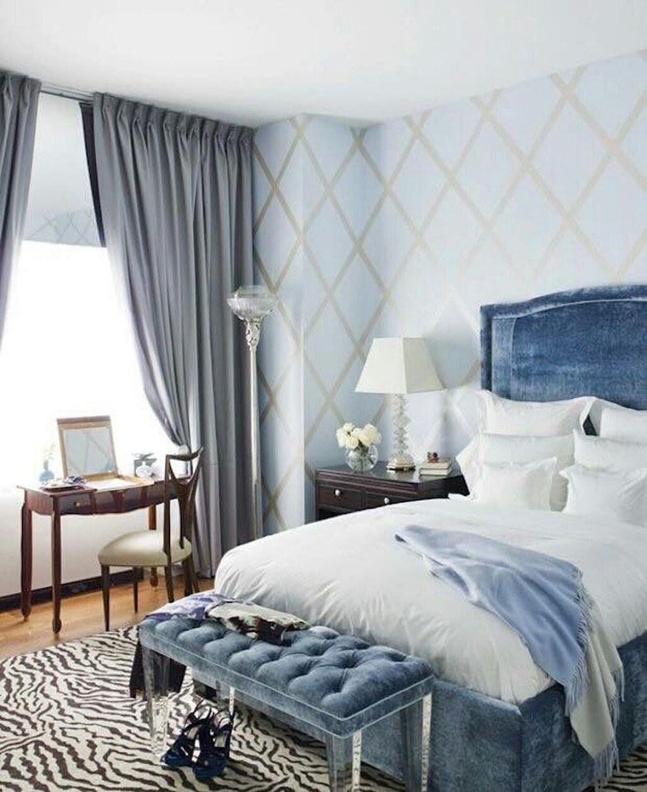 Серо голубая спальня