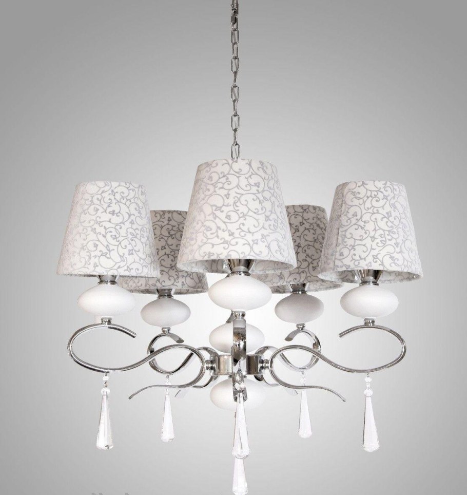 Белая люстра в спальню