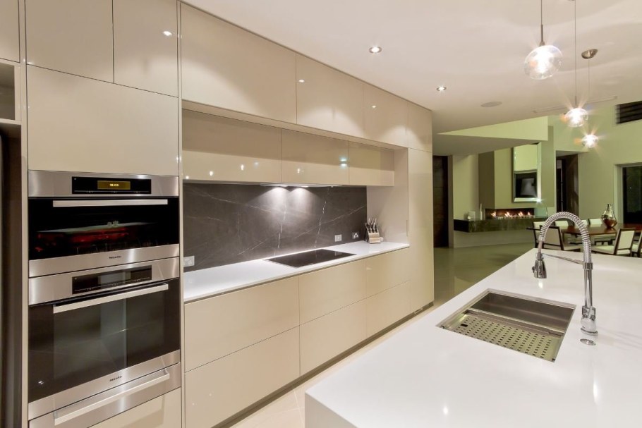 Современные кухни