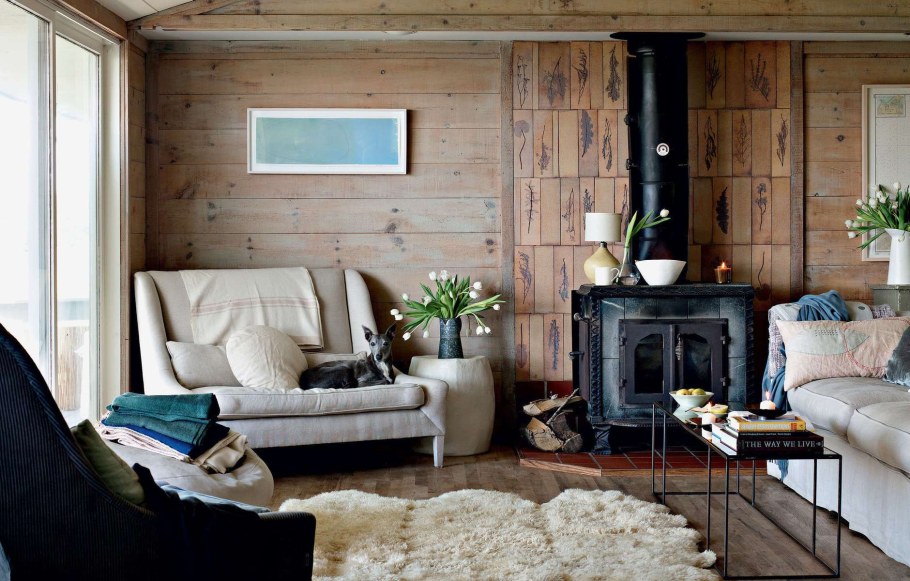 Дерево в интерьере гостиной