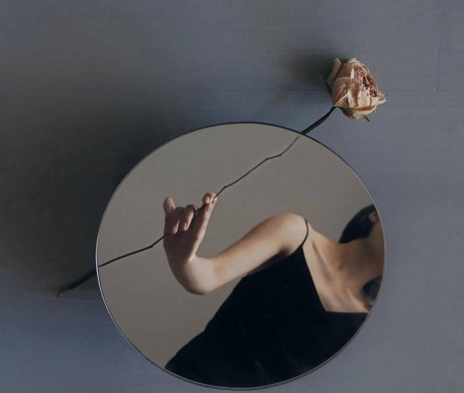 Отражение в зеркале Эстетика