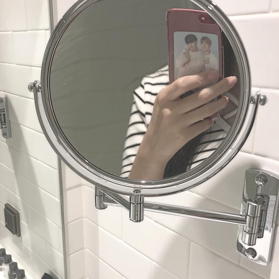 Девушка в зеркале Эстетика