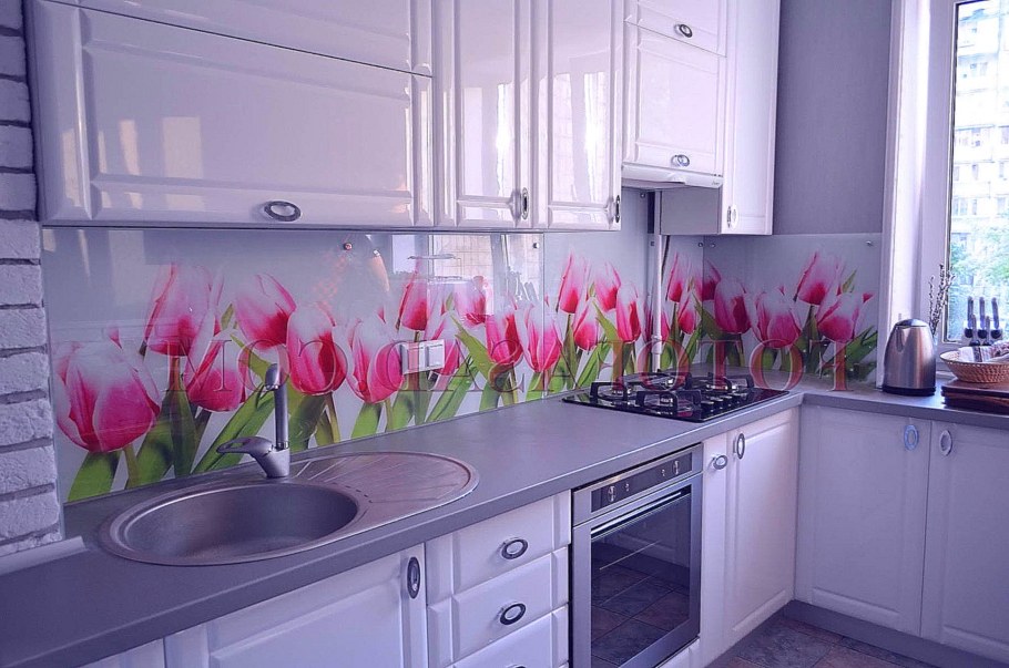 Стеклянный фартук для кухни