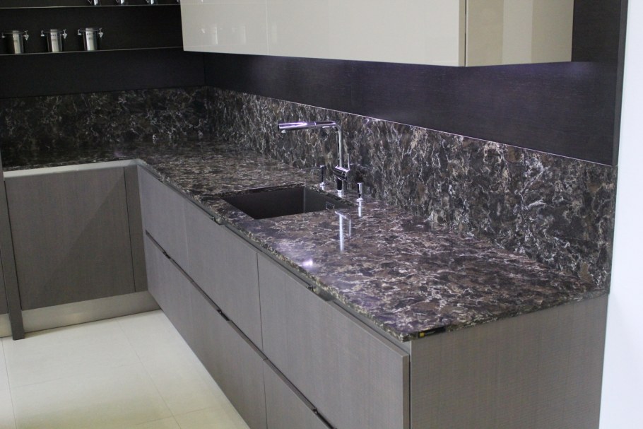 Кухня риволи гранит Оникс