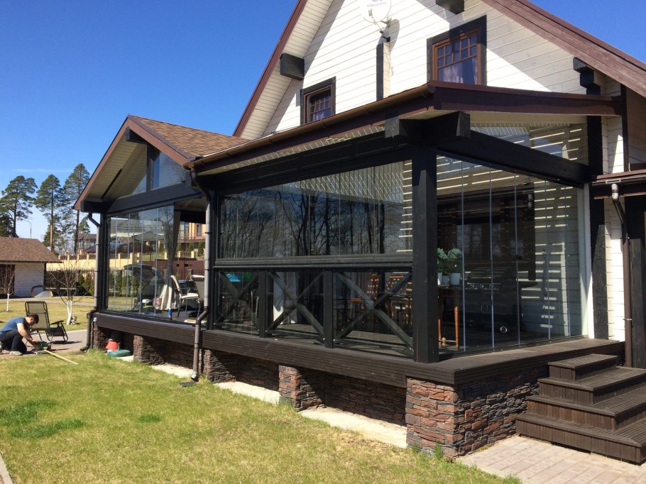 Застеклённая веранда к дому