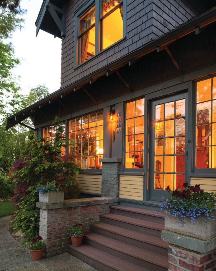 Застекленное крыльцо