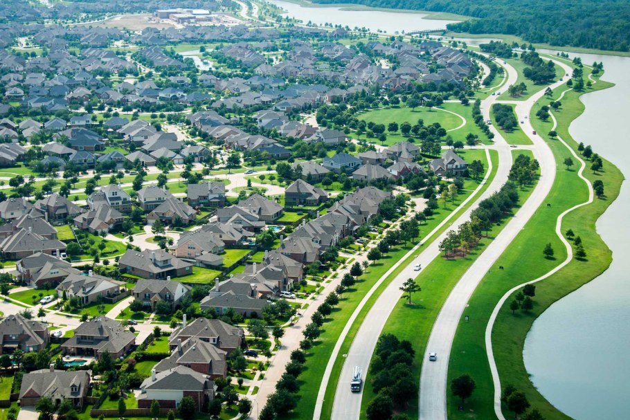 Субурбия Канада