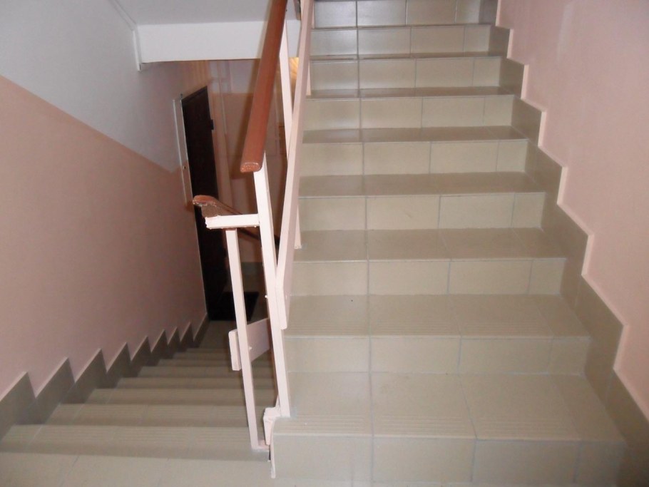 Подъездные лестницы