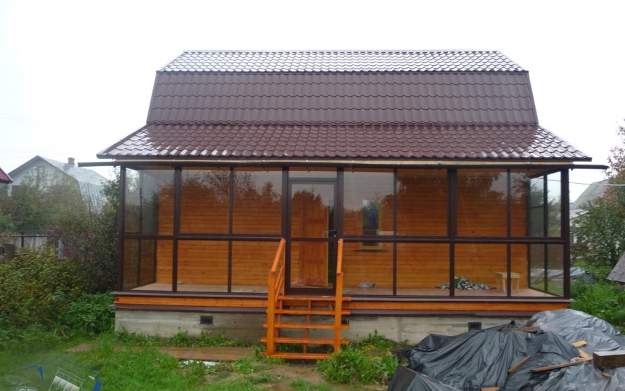 Остекление террасы на даче