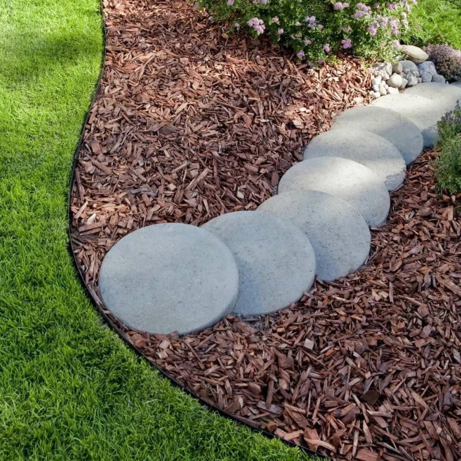 Мульчирование туи гравием