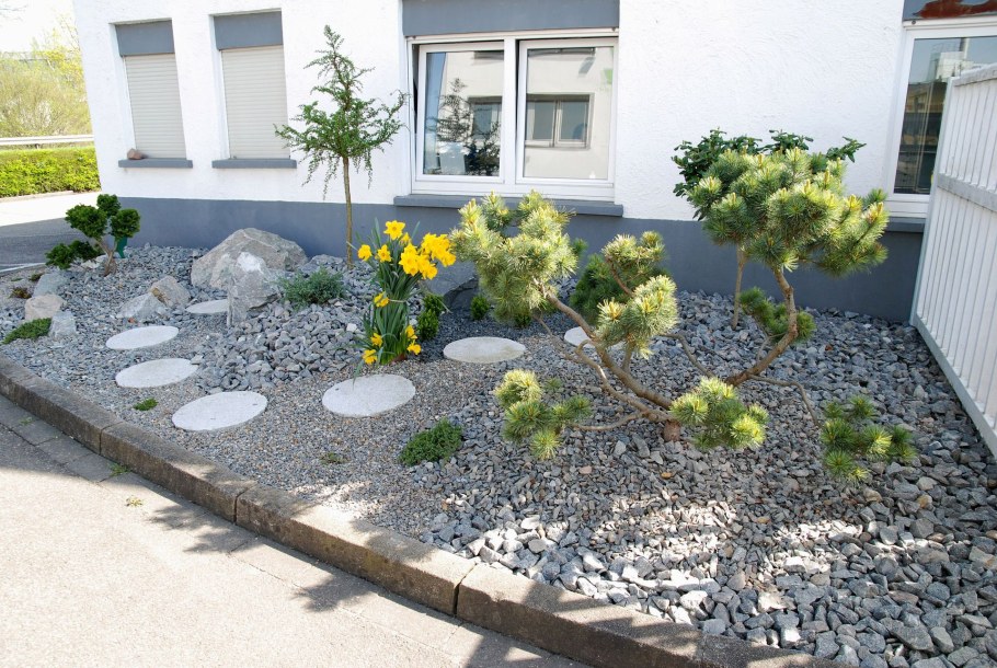 Мульчирование мраморной крошкой