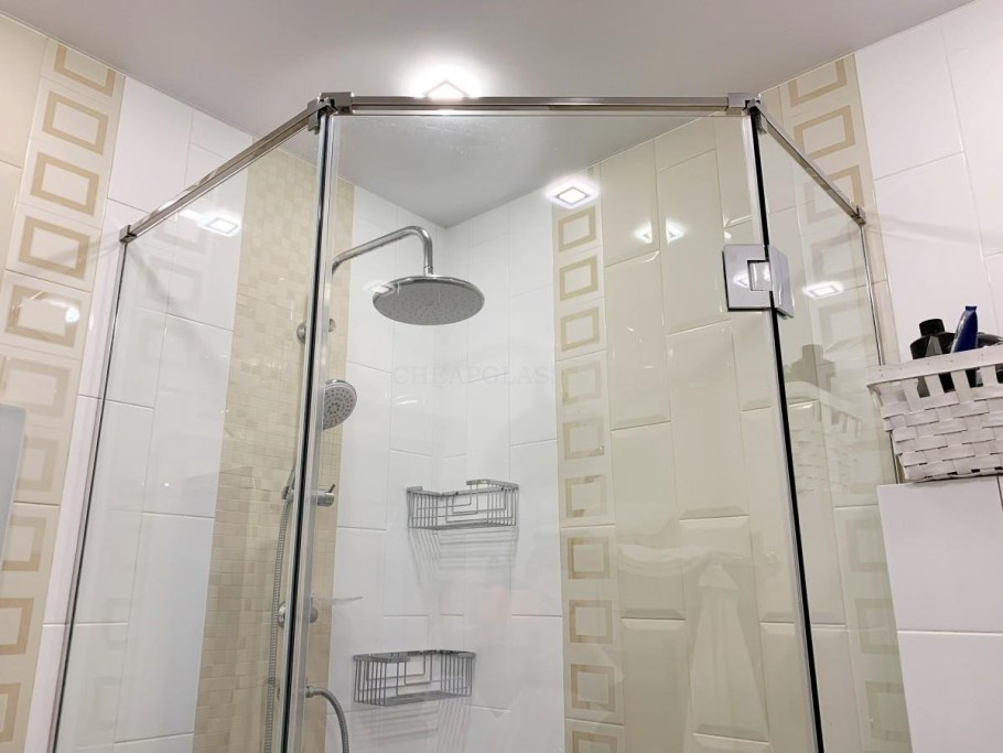 Душевое ограждение 900-700 RGW