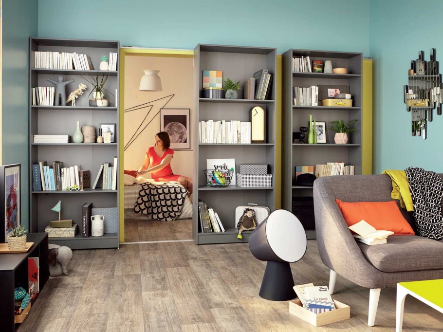 Разная мебель в комнате