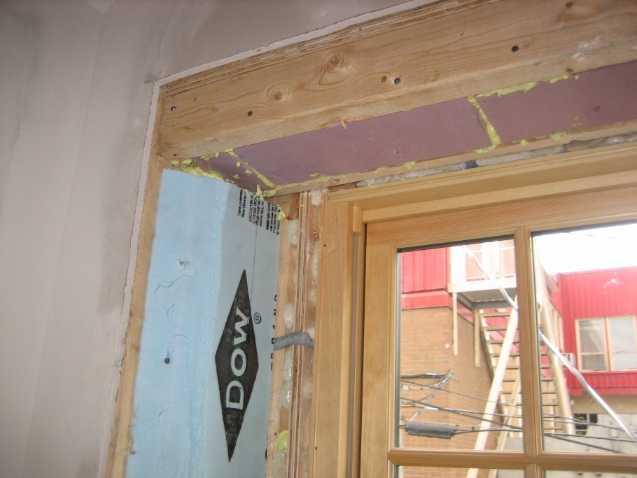 Крепеж для установки пластиковых окон в деревянном доме