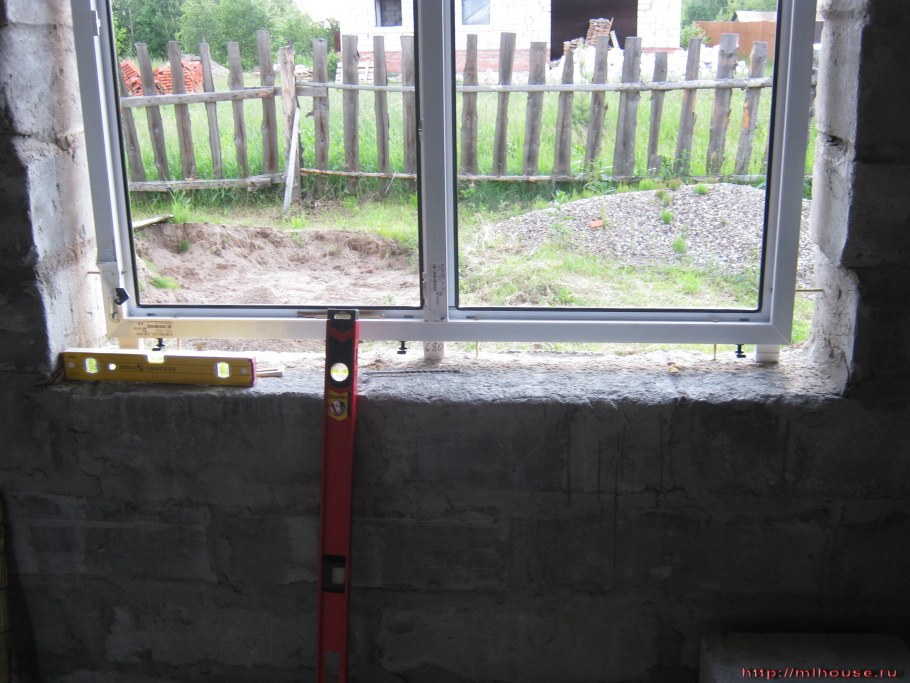 Пластиковые клинья для монтажа окон ПВХ