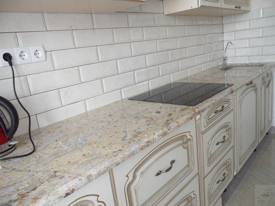 Мрамор джалло столешница кедр