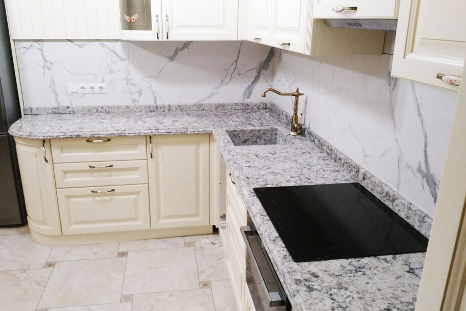 Мрамор белый столешница кедр