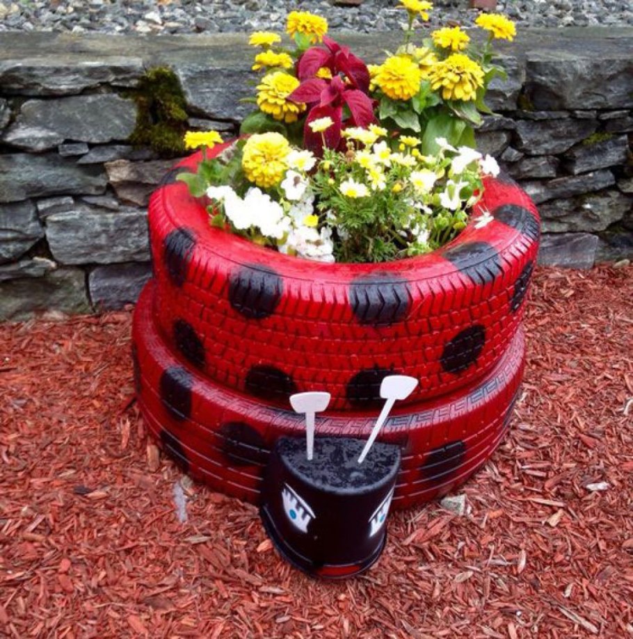 Клумбы на даче из колес