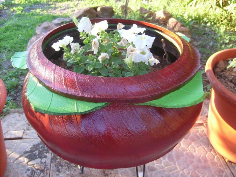 Цветник из колес