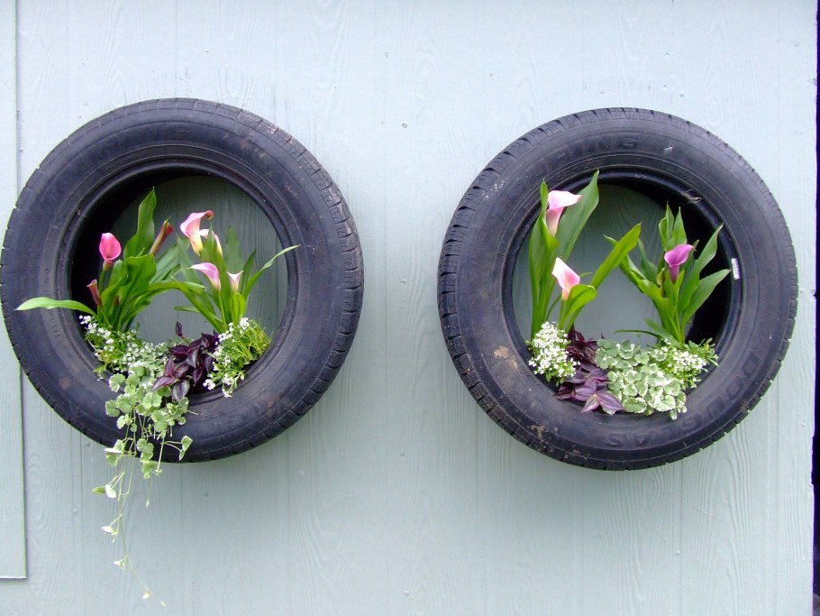 Оригинальные клумбы из покрышек