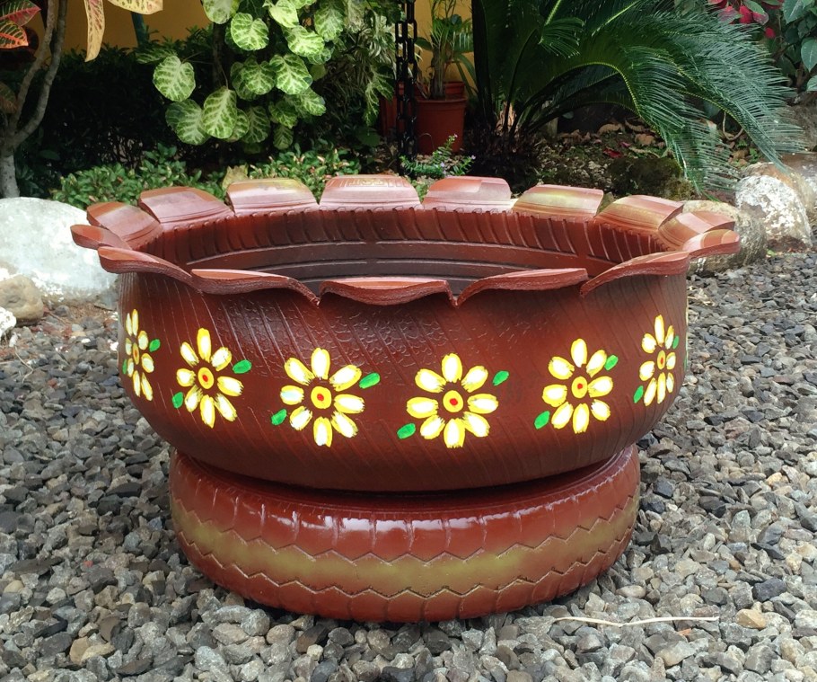 Красивые клумбы из колес